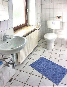WC Waschbecken Bad